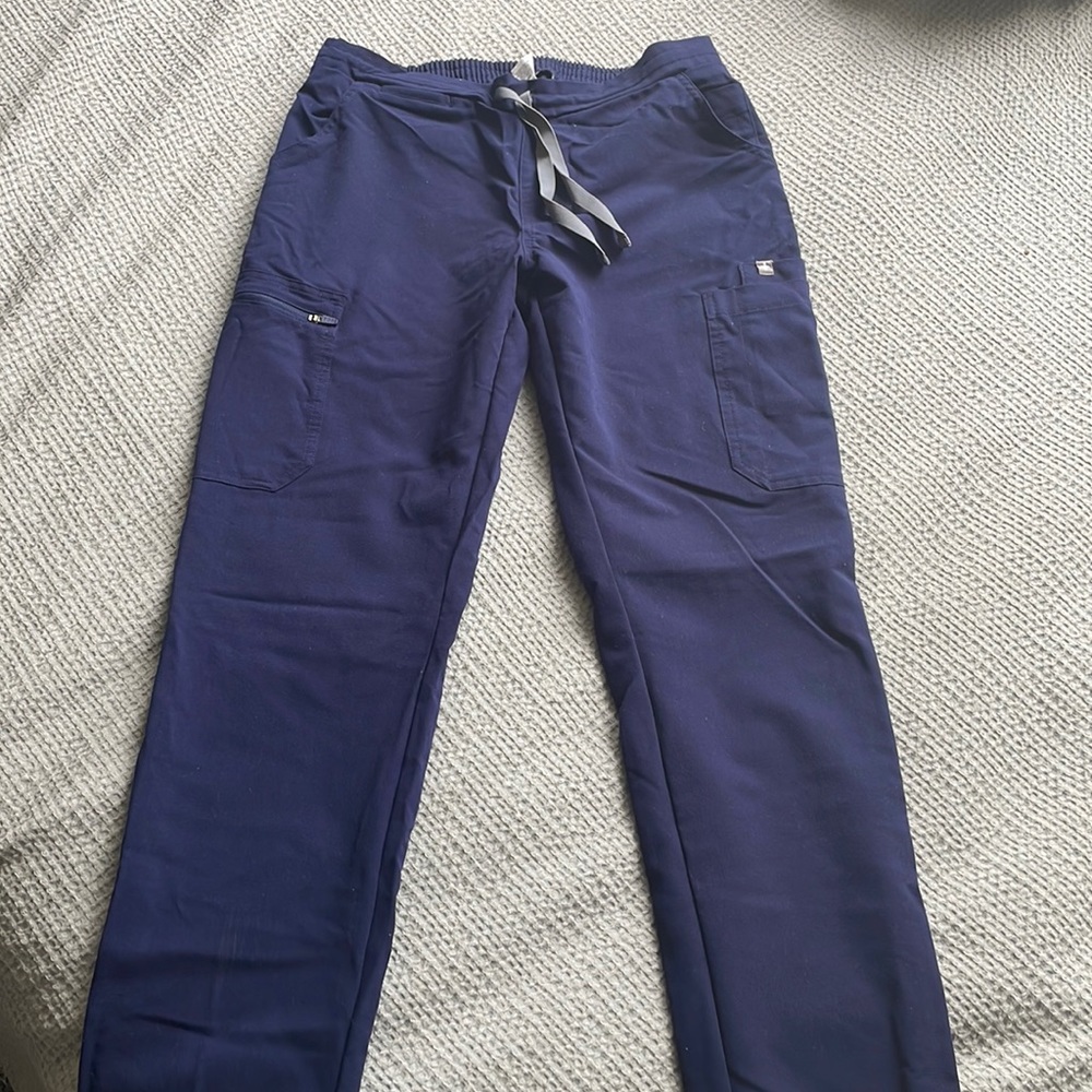 Figs straight leg cargo scrub pants